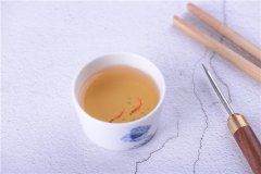白茶｜你喝的白茶为什么会有水味？