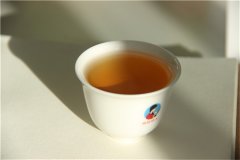 恋上白茶，始于茶香！